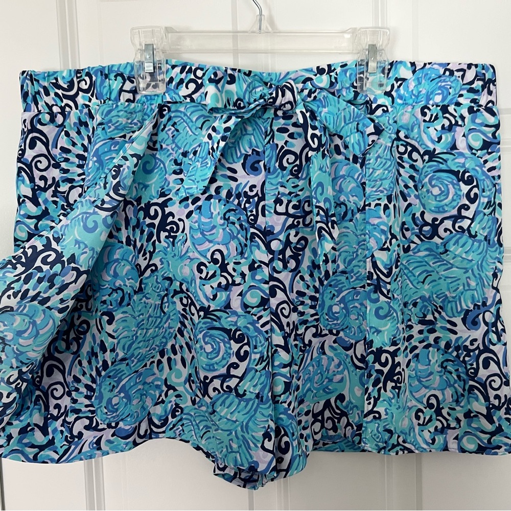 NWT Lilly Putlizer Mylee Tie Front Shorts - Picture 3 of 7